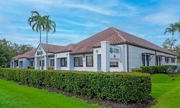 7950 Summerlin Lakes Dr, Fort Myers, FL for lease Building Photo- Image 2 of 7