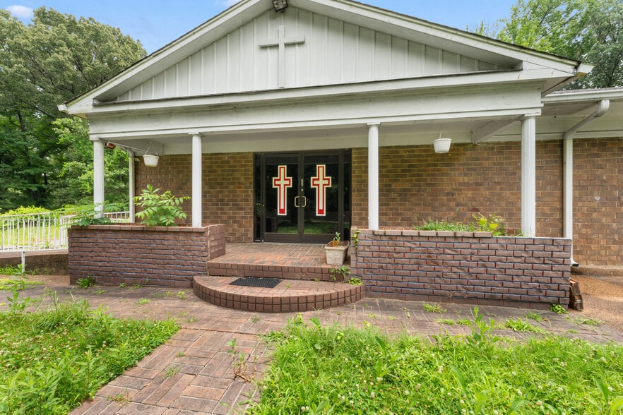 2465 Millbrook Ave, Memphis, TN for sale - Building Photo - Image 3 of 10