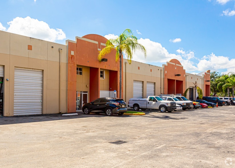 13751 SW 143rd Ct, Miami, FL for lease - Building Photo - Image 3 of 3