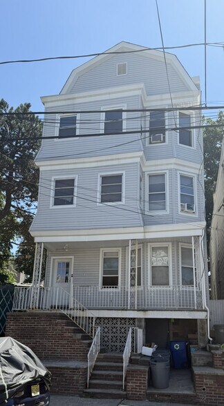 Bayonne Multifamily For Sale portefeuille de 2 propriétés à vendre sur LoopNet.ca - Photo du bâtiment - Image 3 de 4