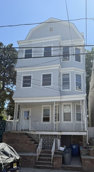 More details for 64 W 11th St, Bayonne, NJ - Multifamily for Sale