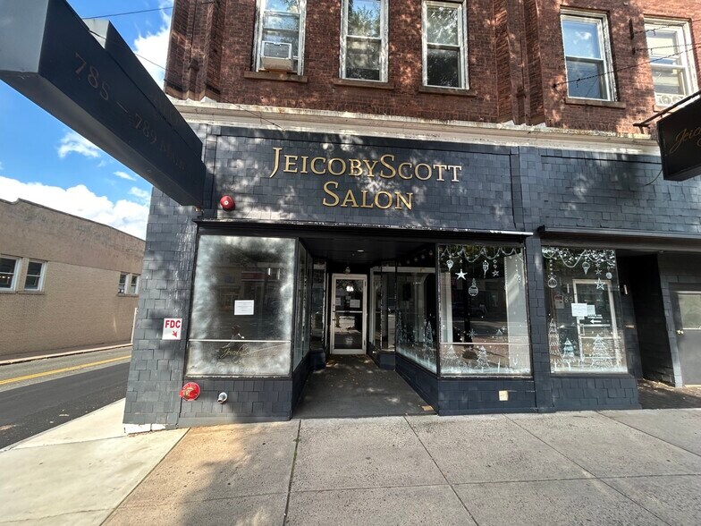 785-795 Main St, Manchester, CT à louer - Photo du bâtiment - Image 3 de 17