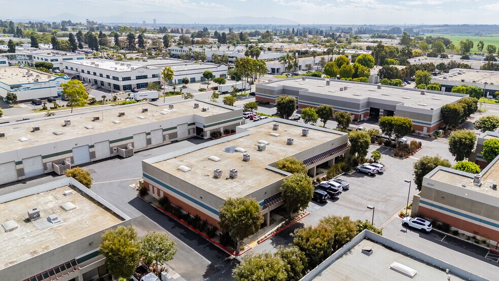 1937 Goodyear Ave, Ventura, CA à louer - Photo du bâtiment - Image 2 de 32
