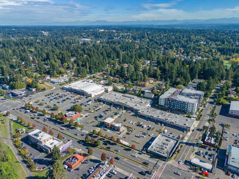 15252 Aurora Ave N, Seattle, WA for lease - Building Photo - Image 2 of 20