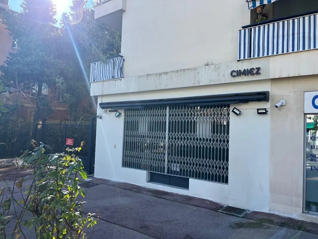 Commerce de détail dans Nice à vendre Photo du bâtiment- Image 1 de 4