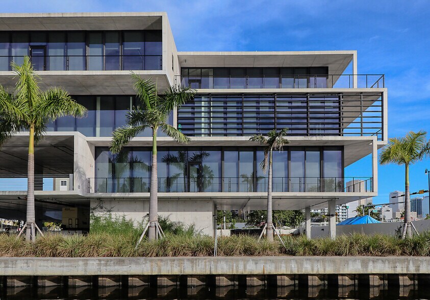 528 NW 7th Ave, Miami, FL à vendre - Photo du bâtiment - Image 2 de 38