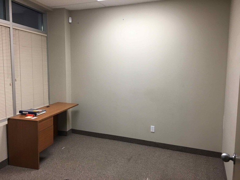 3500-3520 114th Ave SE, Calgary, AB à louer - Photo intérieure - Image 3 de 10