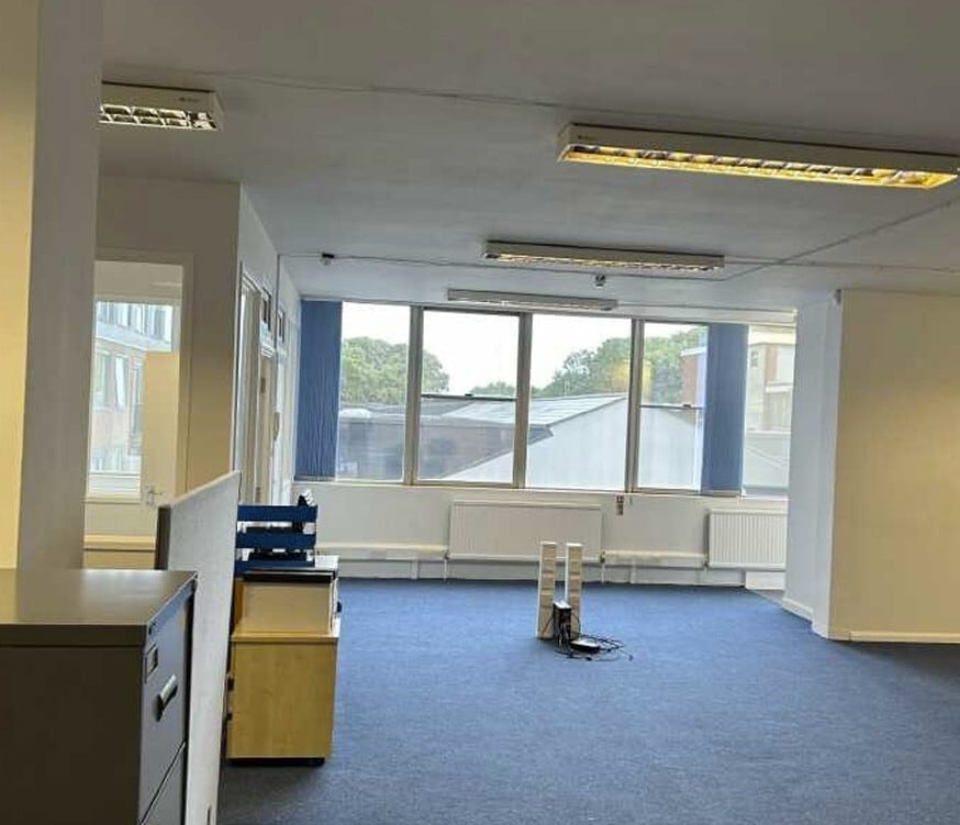 258 Field End Rd, Ruislip for lease Interior Photo- Image 1 of 1
