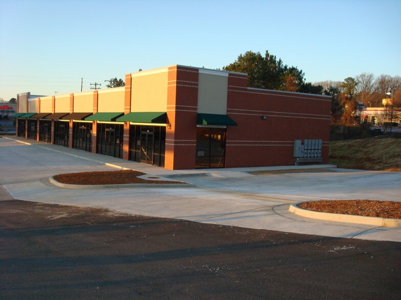 1261 Merchants Dr, Dallas, GA à louer - Photo du bâtiment - Image 2 de 8