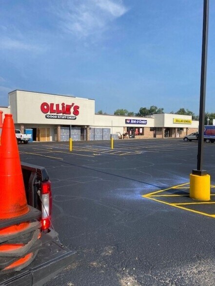 1000-1006 1st Ave, Rock Falls, IL à louer - Photo du bâtiment - Image 2 de 7