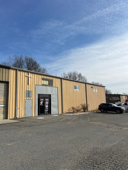 677 Dawson Dr, Newark, DE à louer - Photo du bâtiment - Image 2 de 7