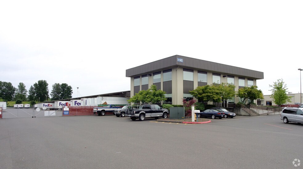 9010 NE 13th Ave, Portland, OR for lease - Building Photo - Image 2 of 3