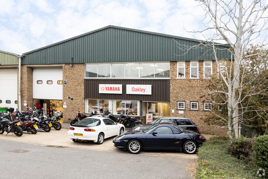 Bircholt Rd, Maidstone à louer - Photo du bâtiment - Image 2 de 3