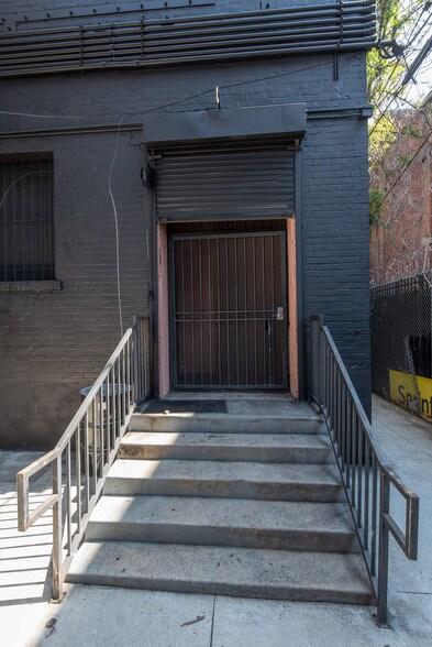 2228-2232 E Cesar E Chavez Ave, Los Angeles, CA à louer - Photo du bâtiment - Image 3 de 24