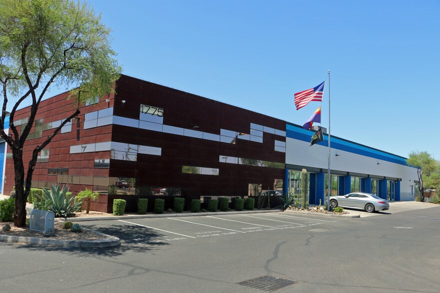 1775 E University Dr, Tempe, AZ à louer - Photo du bâtiment - Image 1 de 24