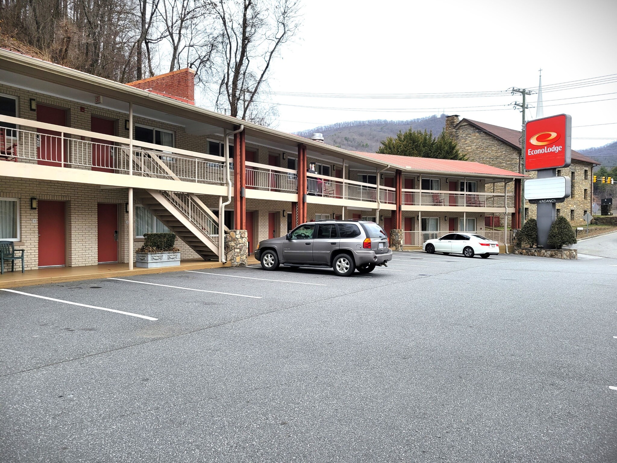 20 Us-19 Hwy, Cherokee, NC for sale Primary Photo- Image 1 of 1