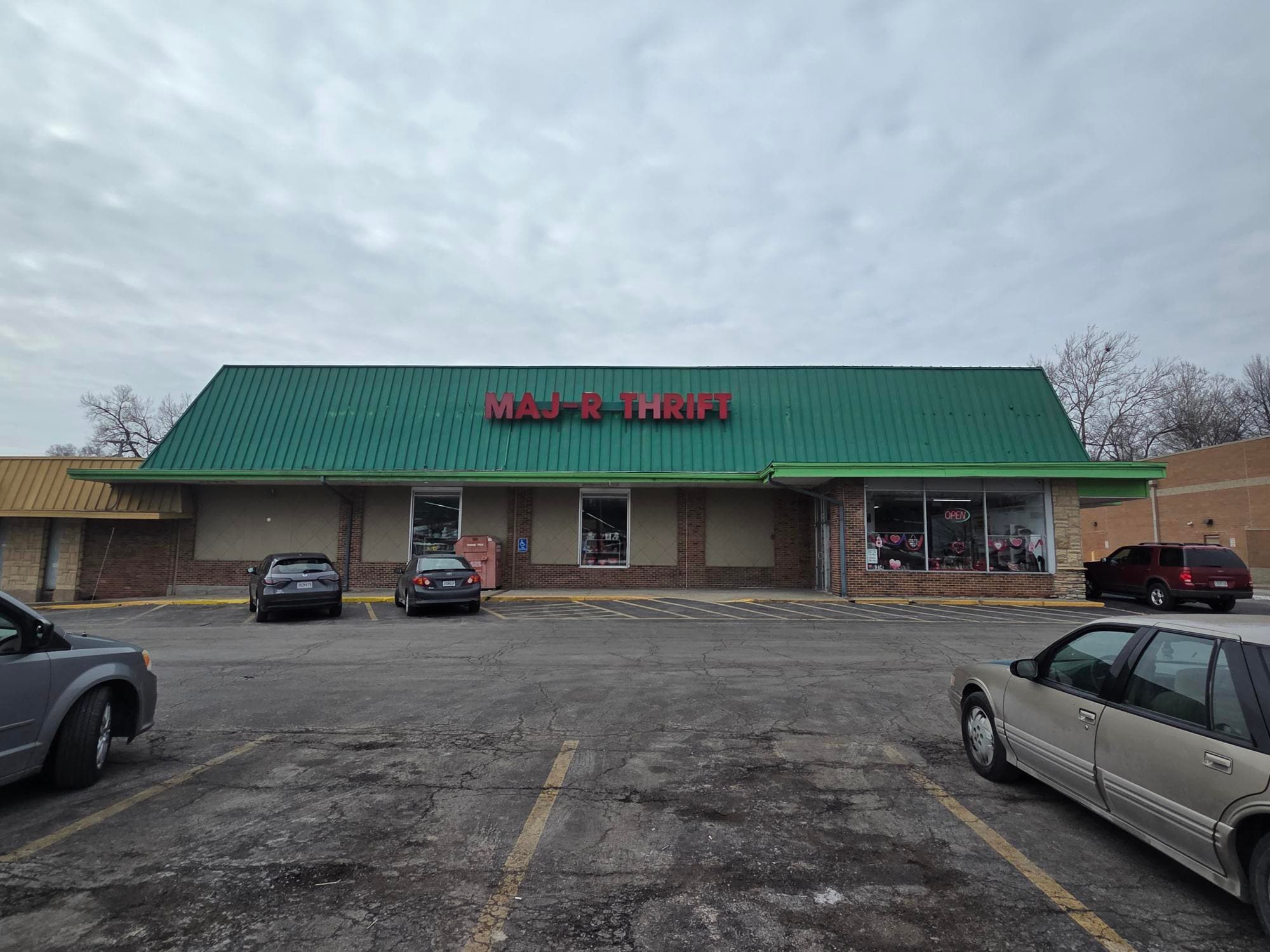 6300-6314 N Oak Tfwy, Gladstone, MO for lease Primary Photo- Image 1 of 8