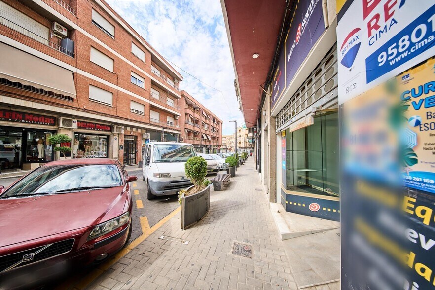 Calle de la Encrucijada, 10, Maracena, Granada à vendre - Photo du bâtiment - Image 2 de 19
