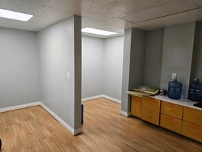 11944 Valerio St, North Hollywood, CA à louer Photo intérieure- Image 2 de 3