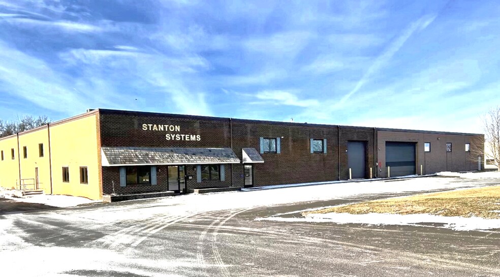 50 Richard Rd, Warminster, PA à louer - Photo du bâtiment - Image 3 de 15