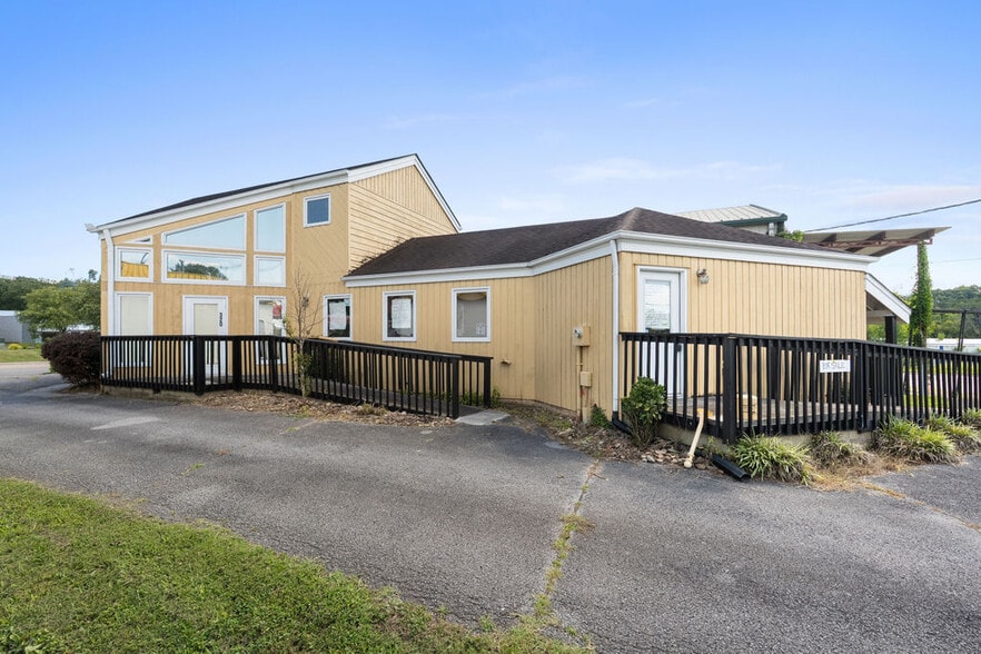 320 Wears Valley Rd, Pigeon Forge, TN for sale - Building Photo - Image 2 of 6