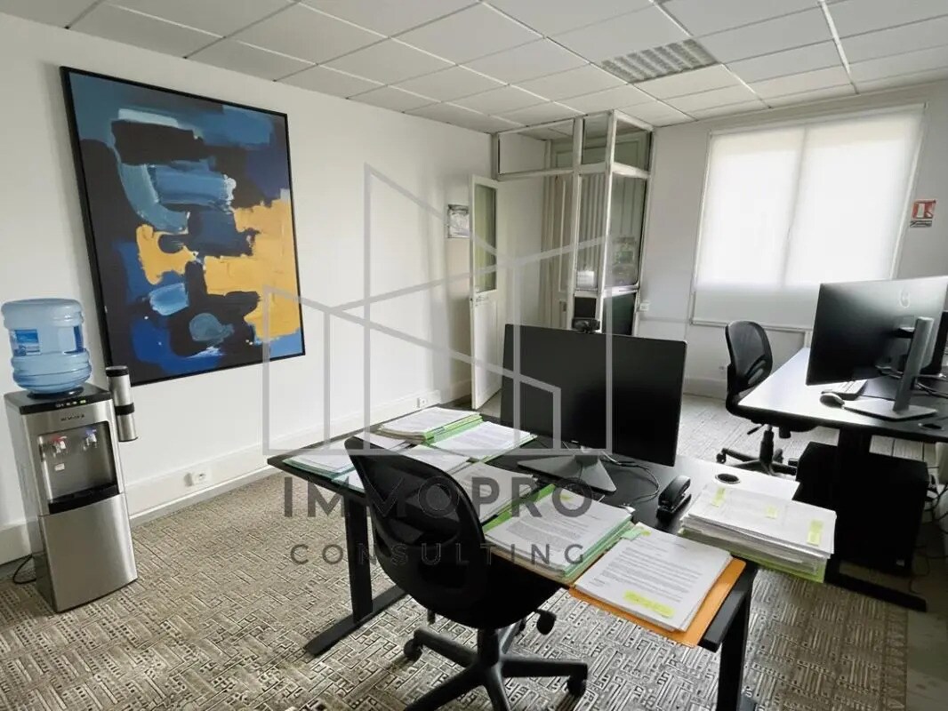 Office in Maromme for lease Building Photo- Image 1 of 4