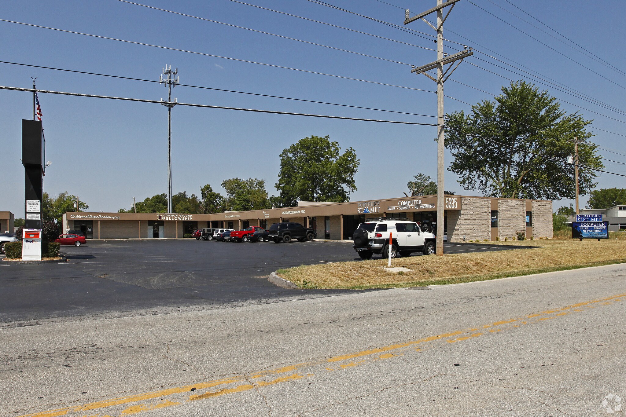 5335-5337 S Campbell Ave, Springfield, MO à louer Photo principale- Image 1 de 25