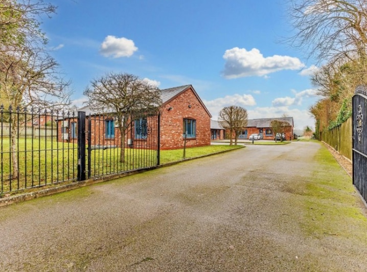 Bidford Rd, Ardens Grafton for sale Primary Photo- Image 1 of 2