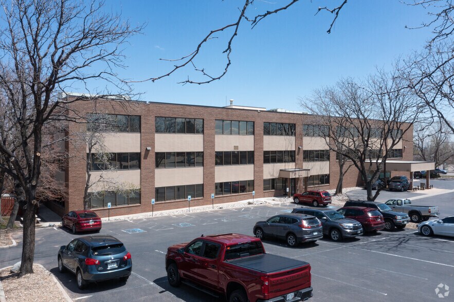 12345 W Alameda Pky, Lakewood, CO à louer - Photo du bâtiment - Image 2 de 4