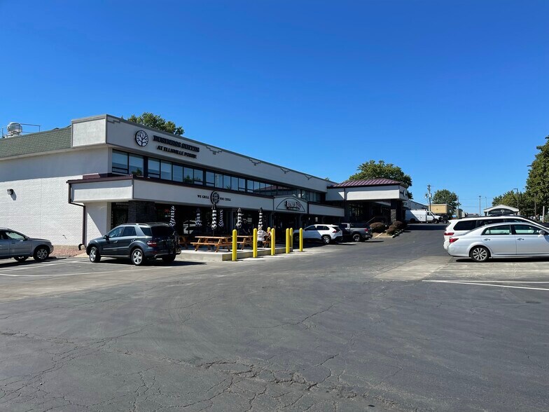 15620-15648 Manchester Rd, Ellisville, MO à louer - Photo du bâtiment - Image 2 de 3