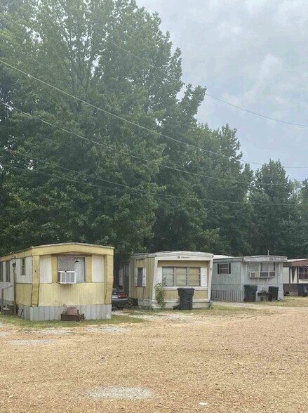 Multiple Mobile Home Parks portefeuille de 5 propriétés à vendre sur LoopNet.ca - Photo du bâtiment - Image 2 de 3