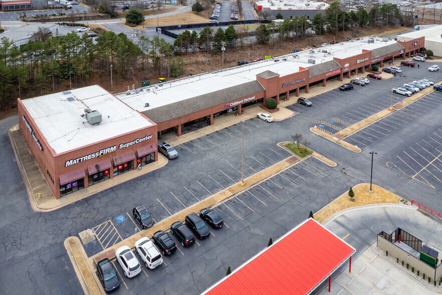 12201 W Markham St, Little Rock, AR à louer - Photo du bâtiment - Image 2 de 5