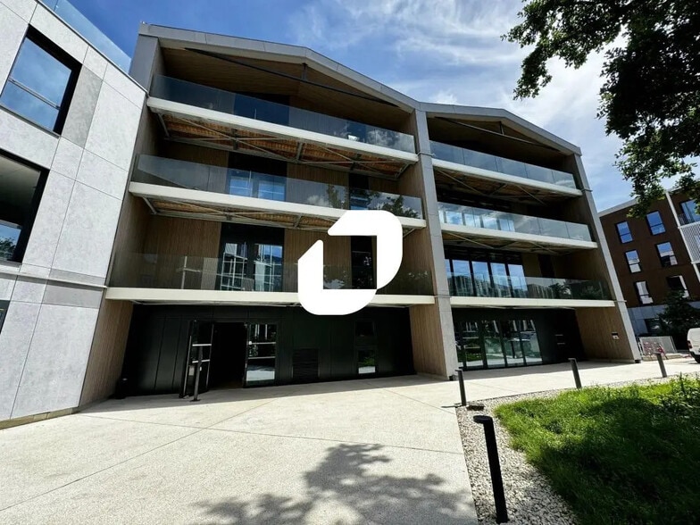 22 Chemin Du Vieux Chêne, Meylan for lease - Building Photo - Image 3 of 11