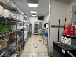 100-136 W Foothill Blvd, Azusa, CA à vendre Photo intérieure- Image 2 de 9