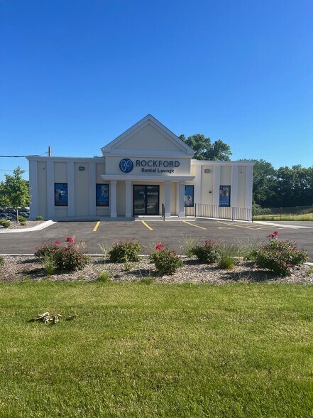 4312 E State St, Rockford, IL for lease - Building Photo - Image 1 of 16