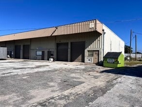 6127-6157 Cyril Ave, Orlando, FL à louer Photo intérieure- Image 2 de 3