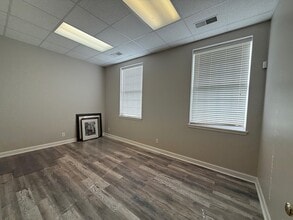 12305 Westport Rd, Louisville, KY à louer Photo intérieure- Image 2 de 6