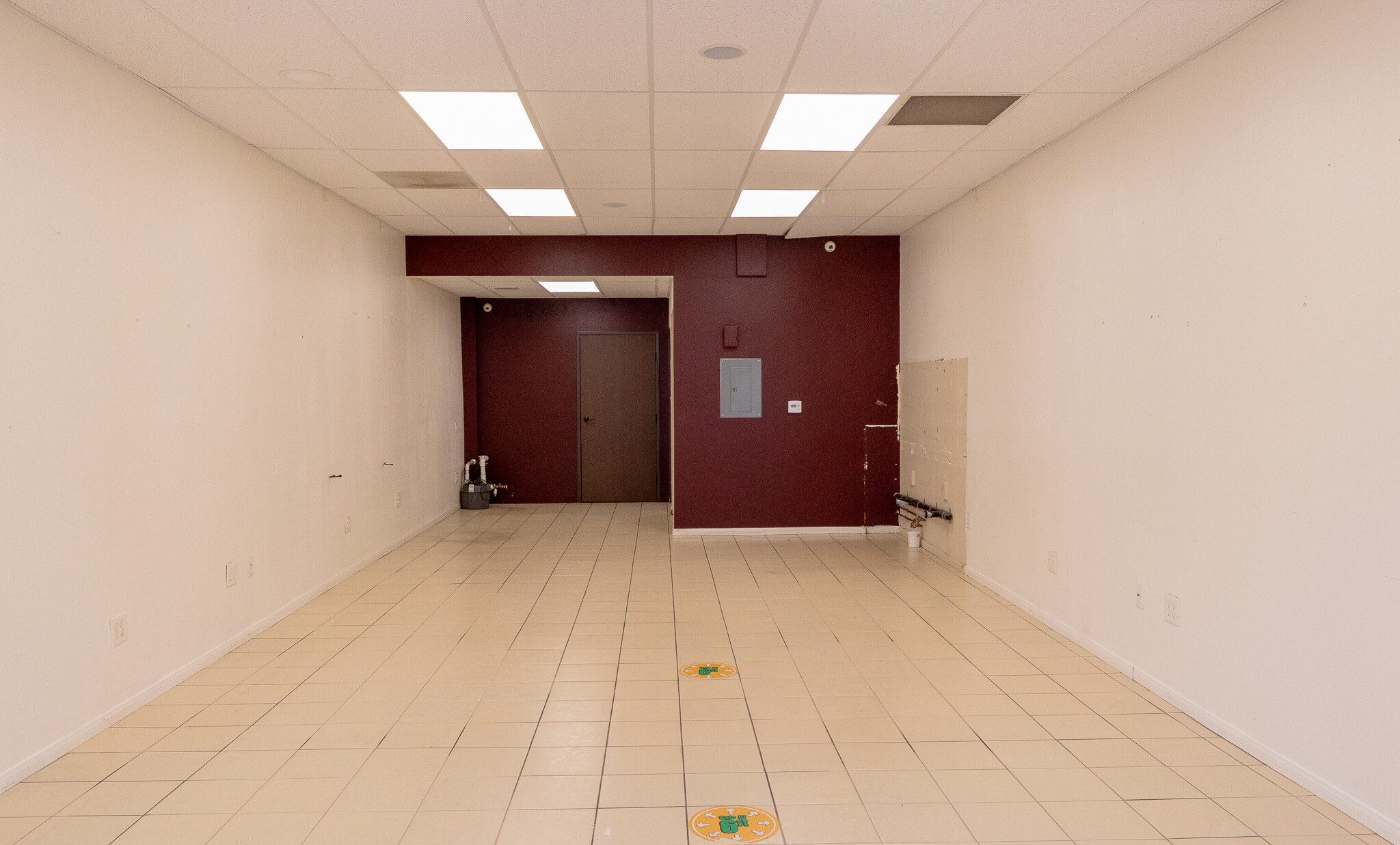 554-562 N Moorpark Rd, Thousand Oaks, CA à louer Photo du bâtiment- Image 1 de 2