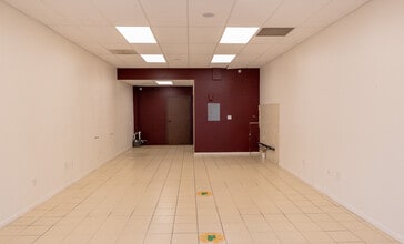 554-562 N Moorpark Rd, Thousand Oaks, CA à louer Photo du bâtiment- Image 1 de 2