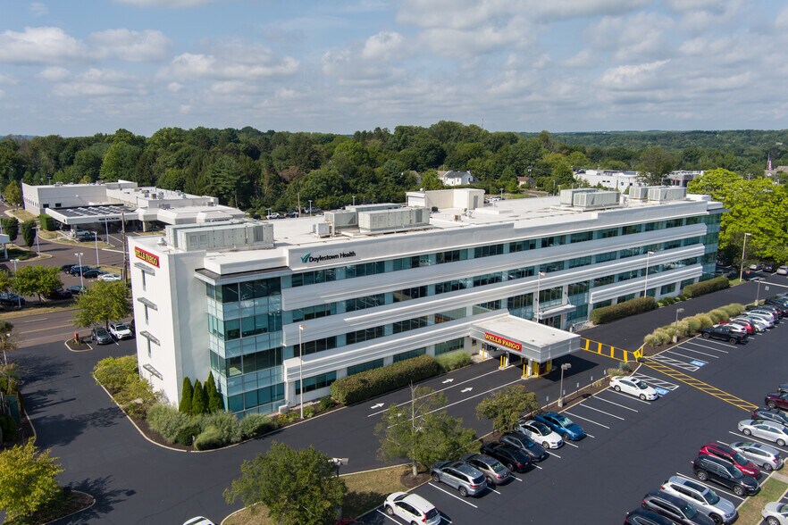 4259 W Swamp Rd, Doylestown, PA for lease - Building Photo - Image 1 of 17