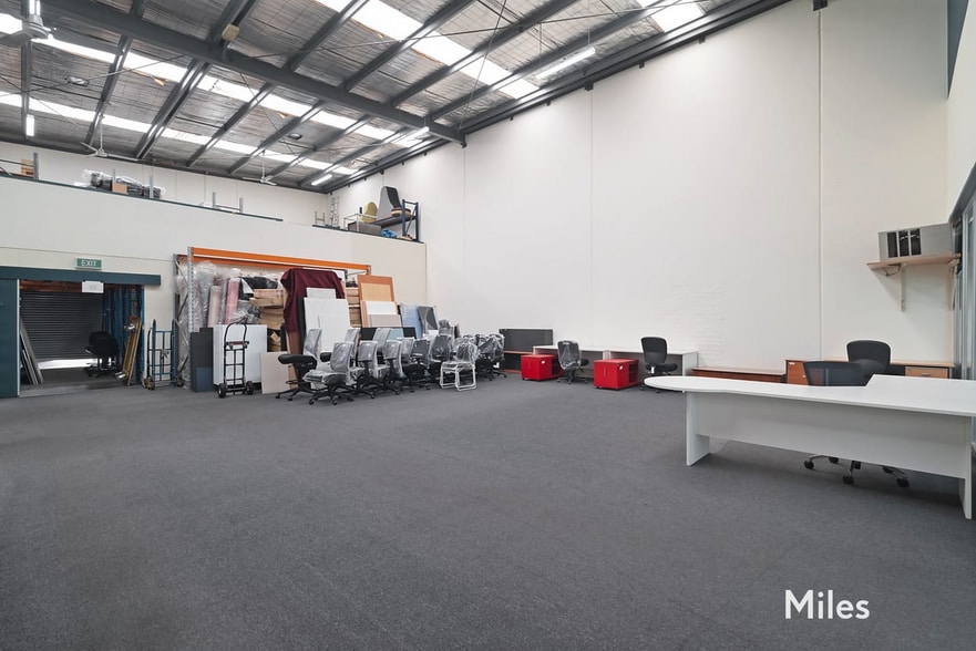 314 Saint Georges Rd, Thornbury for sale - Interior Photo - Image 2 of 10