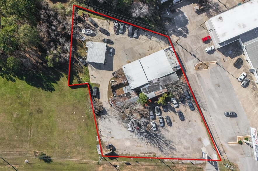 15831 Highway 105 W, Montgomery, TX à vendre - Photo du bâtiment - Image 2 de 32