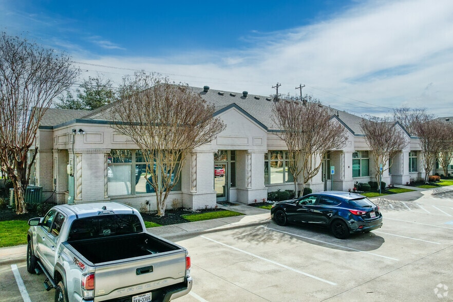 Southlake/Grapevine Office Portfolio portfolio of 12 properties for sale on LoopNet.ca - Primary Photo - Image 2 of 12