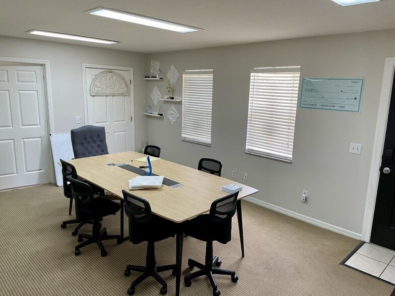 111 Randolph Ave, Kissimmee, FL for sale - Interior Photo - Image 3 of 10