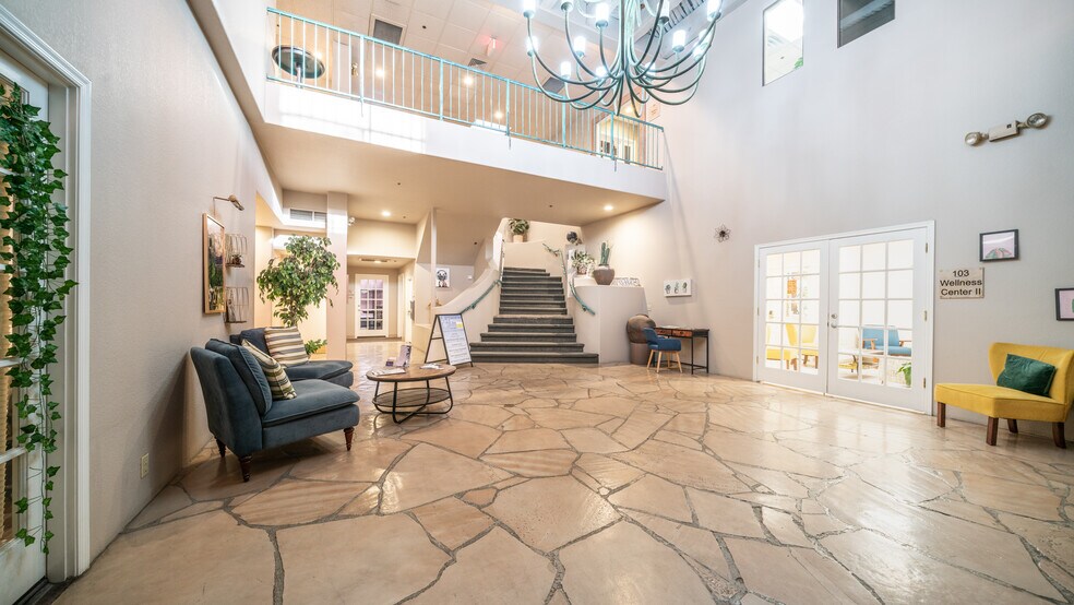 11022 S 51st St, Phoenix, AZ à louer - Photo du bâtiment - Image 2 de 10