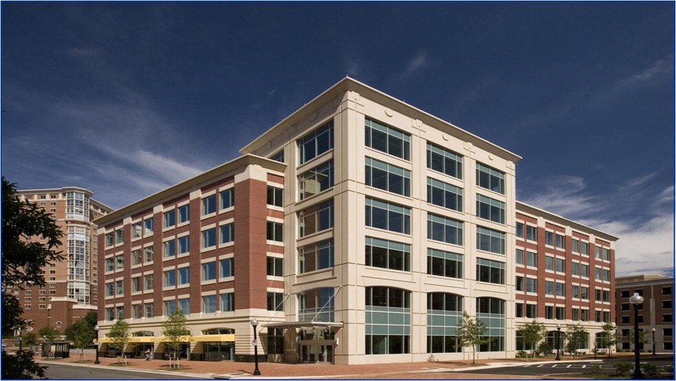 2331 Mill Rd, Alexandria, VA à louer - Photo du bâtiment - Image 3 de 13