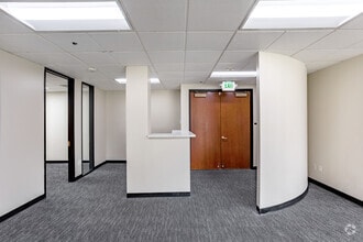 97 E Brokaw Rd, San Jose, CA à louer Photo intérieure- Image 2 de 7