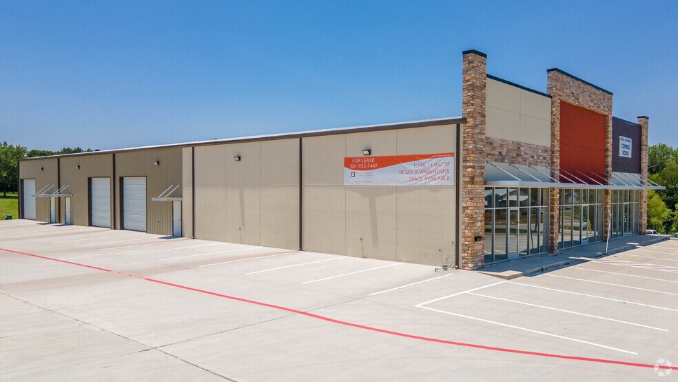 12335 FM 1097 W, Willis, TX à louer - Photo du bâtiment - Image 3 de 8