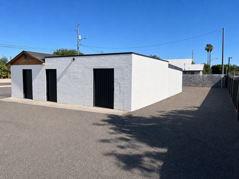2538 E McDowell Rd, Phoenix, AZ à louer - Photo du bâtiment - Image 3 de 20