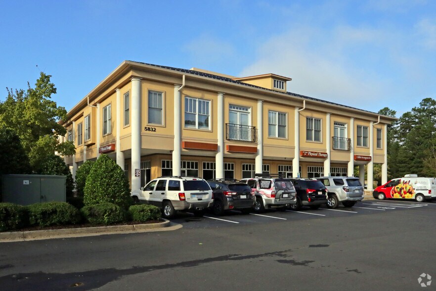 5726 Fayetteville Rd, Durham, NC à louer - Photo du bâtiment - Image 2 de 13